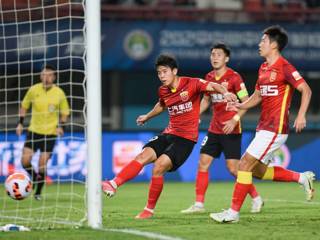 他對自己在 他對自己在